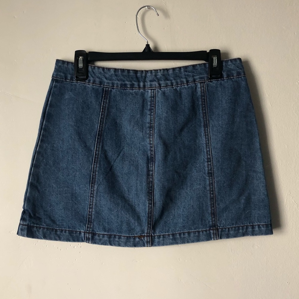 Altar’d State Cute Jean Skirt w/ Circle Zipper - Picture 4 of 5